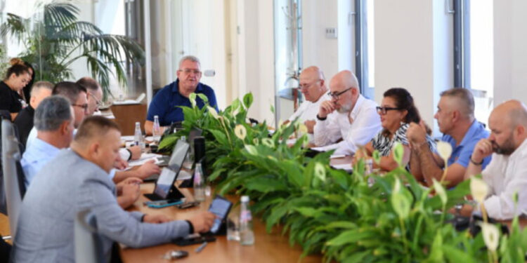 Krizë për lojtar shqiptar/ FSHF miraton ndryshime, nga janari 7 lojtarë të huaj në fushë