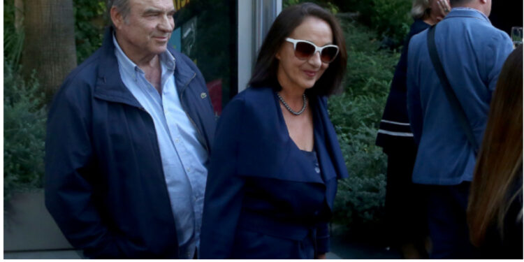 Rrëfimi i rrallë, gruaja e Ndriçim Xhepës tregon njohjen dhe si u dashurua me aktorin e njohur: Nisi në gjimnaz, lashë Italinë për të…