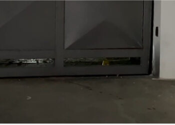 “Ishte zhurmë e fortë!”- Shpërthimi me tritol në banesën e 62-vjeçarit në Vaun e Dejës, flet fqinji: Menduam mos ishte cisternë