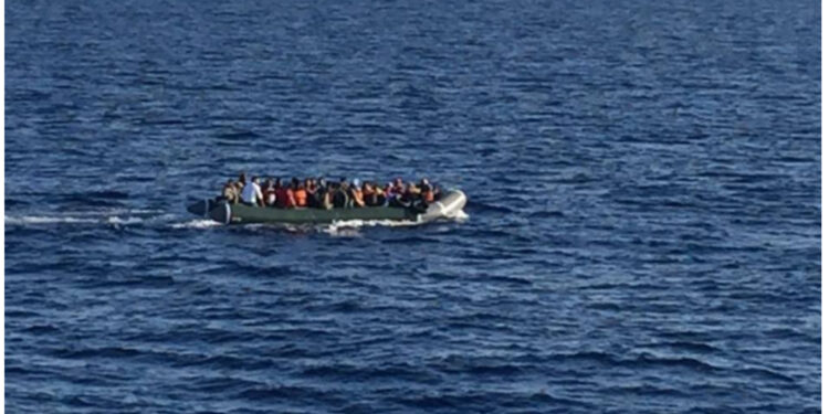 Tragjedia me 4 emigrantë të vdekur në Egje, vihet në pranga njëri trafikant