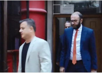 Çfarë po ndodh?! Një grup deputetësh të PD-së i shkojnë në shtëpi Sali Berishës