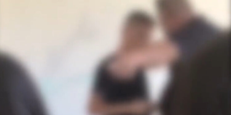 Dhunon nxënësin, arrestohet mësuesi në Cërrik