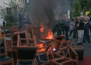 LIVE- “Flamur Noka jeni i përjashtuar, do të keni pasoja”! Mbyllet Kuvendi