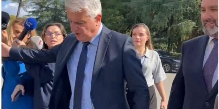 Shtyu mediat, reagon Majko: I kërkoj falje gazetares që ka qenë shtatzënë!