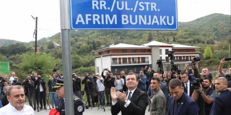 Rruga në veri të Kosovës merr emrin e Afrim Bunjakut, e bija: Do mbetesh krenaria e shtetit