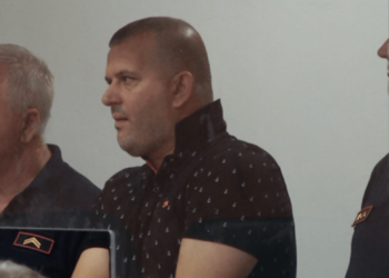 Rrahja në “Dobraç” e Fredi Alizotit/ Behari në “Sky”: I bani komplet pantallonat me shurrë ky. Gjoka: Asht ai që spiunoi vëllain e Xhafës