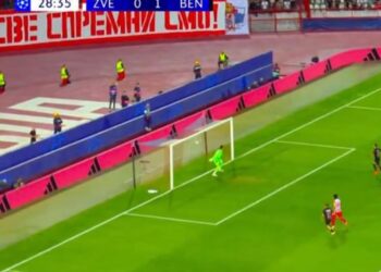 Harta e Kosovës në flamurin serb, skandal në Beograd gjatë sfidës së Champions League