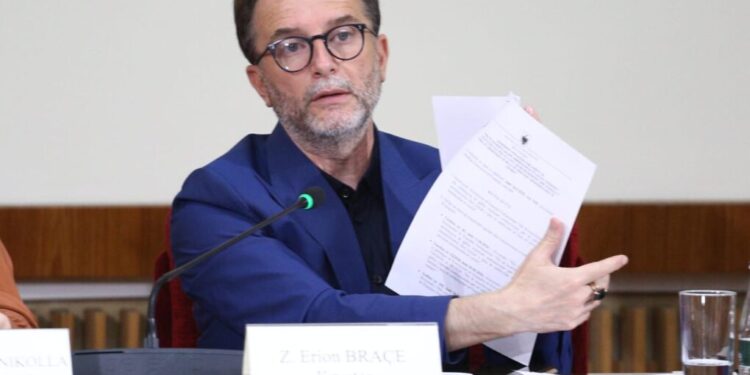 Opozita nuk merr pjesë, Braçe te “Dezinformimi”: Turizmi është sulmuar nga grupe të huaja keqdashëse gjatë verës