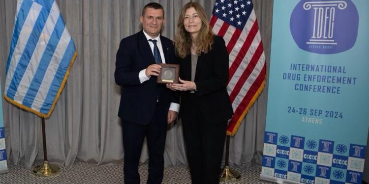 DEA ‘mbërrin’ në Shqipëri/ Dumanit në Athinë i komunikohet hapja e zyrës në Tiranë