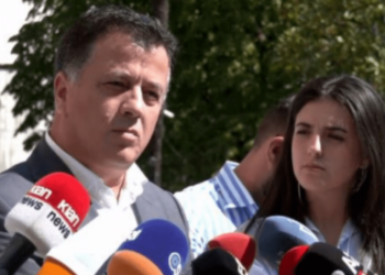 ‘Lironi Berishën’! Protestë tek SPAK-u/ Noka: Dumani do përfundojë si Koçi Xoxe