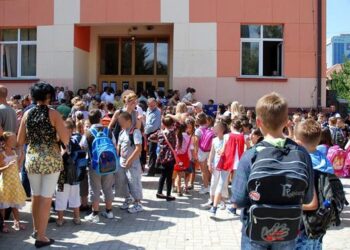 Rënia e numrit të nxënësve/ Mbyllen gjashtë shkolla dhe disa klasa në qarkun e Korçës