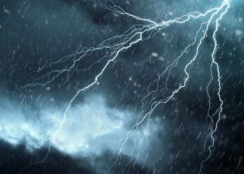 Temperaturat e larta i lënë vendin rrebesheve! Parashikimi i motit për këtë javë, shi, stuhi dhe shkarkesa elektrike