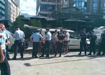 PAMJET/ Në pritje të Sali Berishës, policia ‘blindon’ SPAK, çfarë po ndodh?!