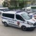 Punonjësi i policisë godet 11-vjeçarin me pasqyrën e makinës