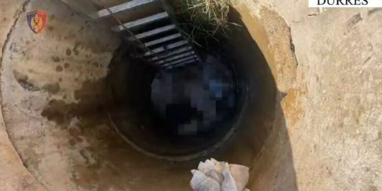 Kujdes- PAMJE TË RËNDA! E vrau i biri, momenti kur Policia i gjen kufomën në pus 62-vjeçarit