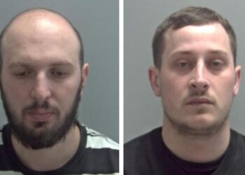 FOTO+EMRAT/ “Ishin në gjumë kur shkoi policia!” Tentuan të arratiseshin nga ferma e kanabisit me vlerë 770 mijë paund, arrestohen 2 shqiptarë në Britani