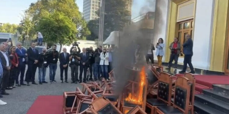 Revolta në Kuvend/ Bardhi, Noka, Hoti dhe Nallbati, 4 deputetët e PD që paguajnë më shumë, ja kur del fatura e dëmeve