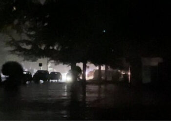 Pogradeci në errësirë, shkëputet energjia nga linja e tensionit të lartë