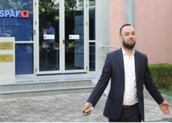 5 orët në SPAK apo lufta e brendshme në PS? Pse Çyrbja dorëzoi mandatin e deputetit