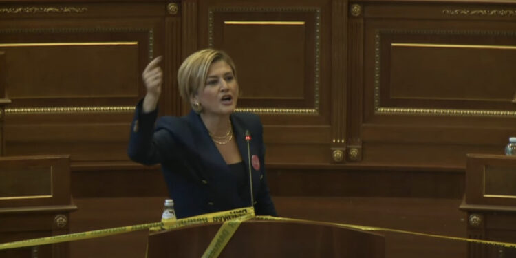 LIVE-Kuvendit të Kosovës i vendoset shiriti i krimit! Përplasje për Radoiçiç