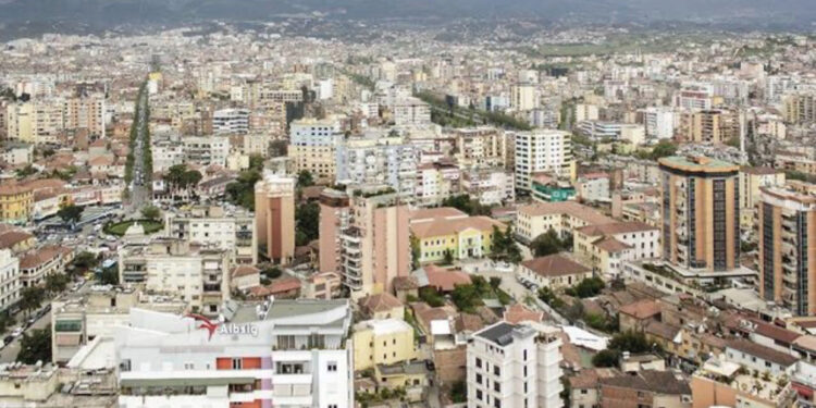 Po shkatërrohet Shqipëria/ Të dhënat e Cens 2023: 108 mijë banesa të banueshme pa rrjet uji