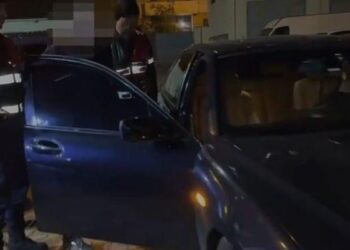 EMRAT/ Qarkullonin me armë zjarri dhe lëndë narkotike, arrestohen 2 persona në Durrës 