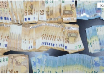 Tentoi të kalonte me mbi 14 mijë euro të padeklaruara, procedohet 54-vjeçari