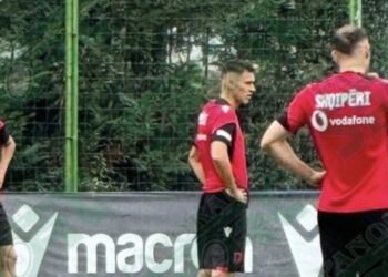 Silvinjo motivon Muçin, “shtrëngohet” Asllani! Njihuni me dy variantet e formacionit të Shqipërisë kundër Çekisë