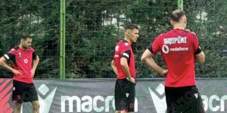 Silvinjo motivon Muçin, “shtrëngohet” Asllani! Njihuni me dy variantet e formacionit të Shqipërisë kundër Çekisë