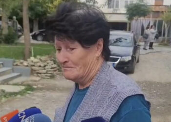 ‘Mu m’pi trupi, djalë i vetëm po futet në dhe…’ NUK MBAHEN LOTET! Flasin fqinjët e 29 vjecarit ‘Nga i keqi e pëson i miri…’