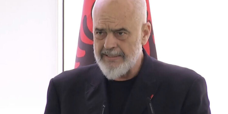 Protesta e opozitës vë në lëvizje qeverinë/ Rama mbledh kryebashkiakët në Kryeministri
