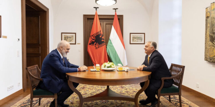 Pas Erdoganit, Ramën e pret Orbani në Budapest