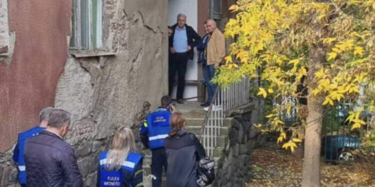 Kosova bastis komunat paralele në Skënderaj