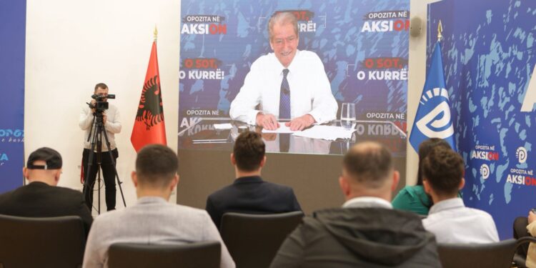 Berisha: Mosbindja do të përshkallëzohet! Mos dëgjoni papagajtë e qeverisë që bëjnë opozitën e opozitës