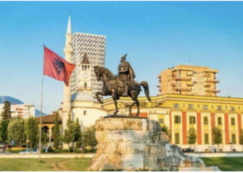 Blogu italian: Tirana, kryeqyteti i gjallë i Shqipërisë që duhet vizituar!