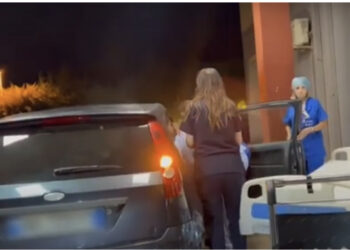 VIDEO-U bllokua në trafik për shkak të protestës së PD, gruaja lind foshnjën në automjet