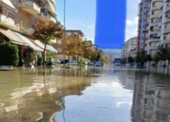 Përmbytjet copëtojnë “By Pass”-in që lidh Vlorë – Kaninë – Orikum