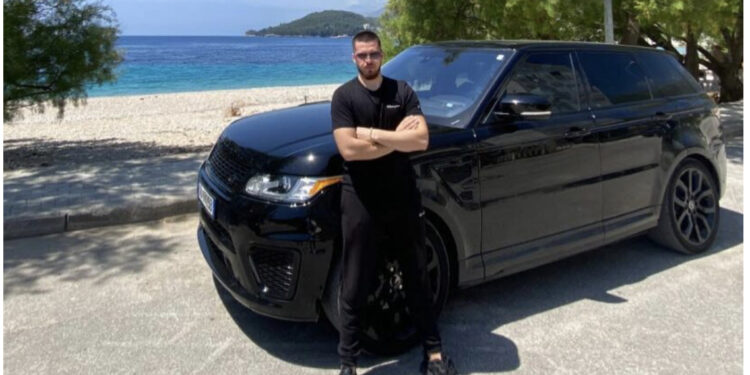 Në lule të rinisë/ Ngeli i bllokuar 1 orë në autobotin me karburant, ky eshte 27 vjecari qe humbi jeten mbremjen e sotme ne vendin tone