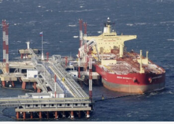 “Flota fantazmë” ruse që vazhdon të shesë naftë, ja si Moska shpërfill sanksionet/ Mbi 7.2 mld dollarë nga vetëm 25 anije