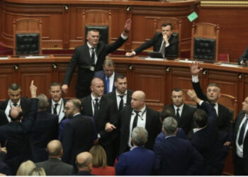 Vizita e Erdogan, anulohet seanca plenare/ PD paralajmëroi vijimin e aksionit dhe pjesëmarrjen në Kuvend