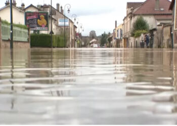 Stuhi dhe përmbytje të rënda në Francë dhe Belgjikë, një viktimë