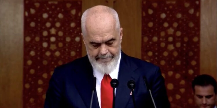 I pranishëm Erdogan dhe Rama/ Nis inaugurimi i Xhamisë së Namazgjasë në Tiranë, qindra besimtarë myslimanë marrin pjesë në ceremoni!