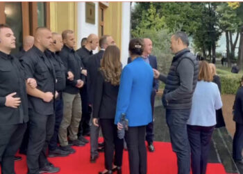 Garda bllok të përjashtuarve, Gjekmarkaj: Njëherë vdesim!