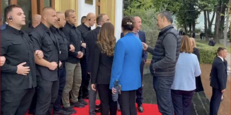 Garda bllok të përjashtuarve, Gjekmarkaj: Njëherë vdesim!