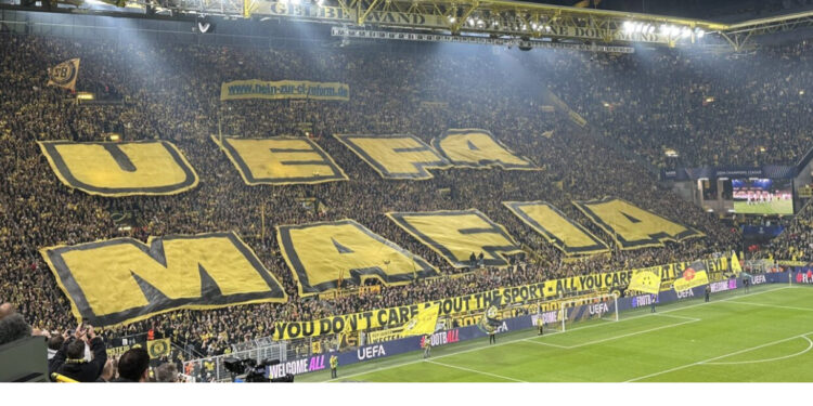 “UEFA mafia”/ Protestë e tifozëve të Dortmundit: Nuk ju intereson sporti, por paratë
