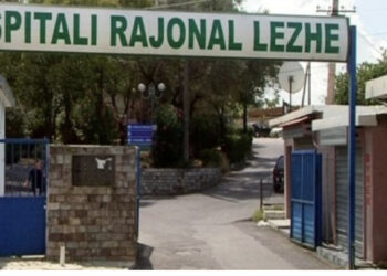 Përplasen dy makina në aksin Lezhë-Shkodër, dy persona të plagosur