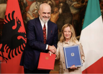 Rama për “Reuters”: Nuk do të ketë marrëveshje të tjera si ajo me Italinë për emigrantët