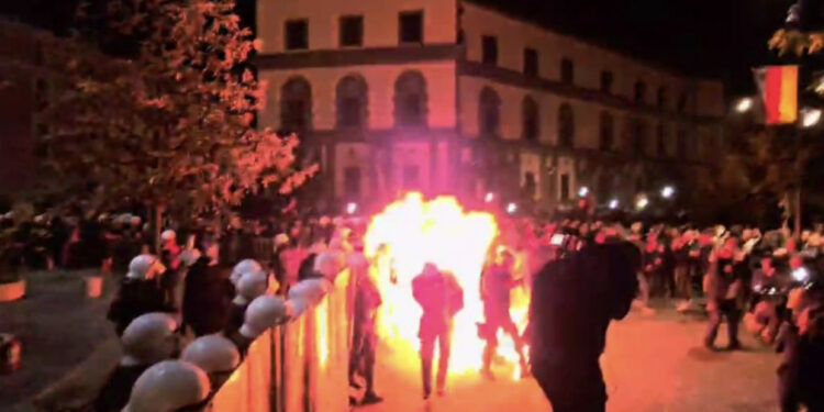 LIVE-Kokë më kokë, Bardhi-Noka marrin vendimin në mes të protestës