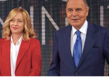 Meloni: Më kërcënuan se do të më vrisnin sepse kam nënshkruar bashkëpunimin me Shqipërinë për emigrantët