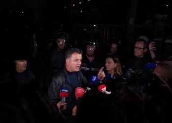 Noka: I bëj thirrje nipit të Enver Hoxhës dhe Sulltan Surrelit të tërheqi narko-policinë nga provokimi qytetarëve, në të kundërt Surreli do të jetë destinacioni i protestuesve